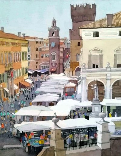 A watercolour paiting depicting a busy market in Ferrara, in Italy, featuring status and old classic buildings.